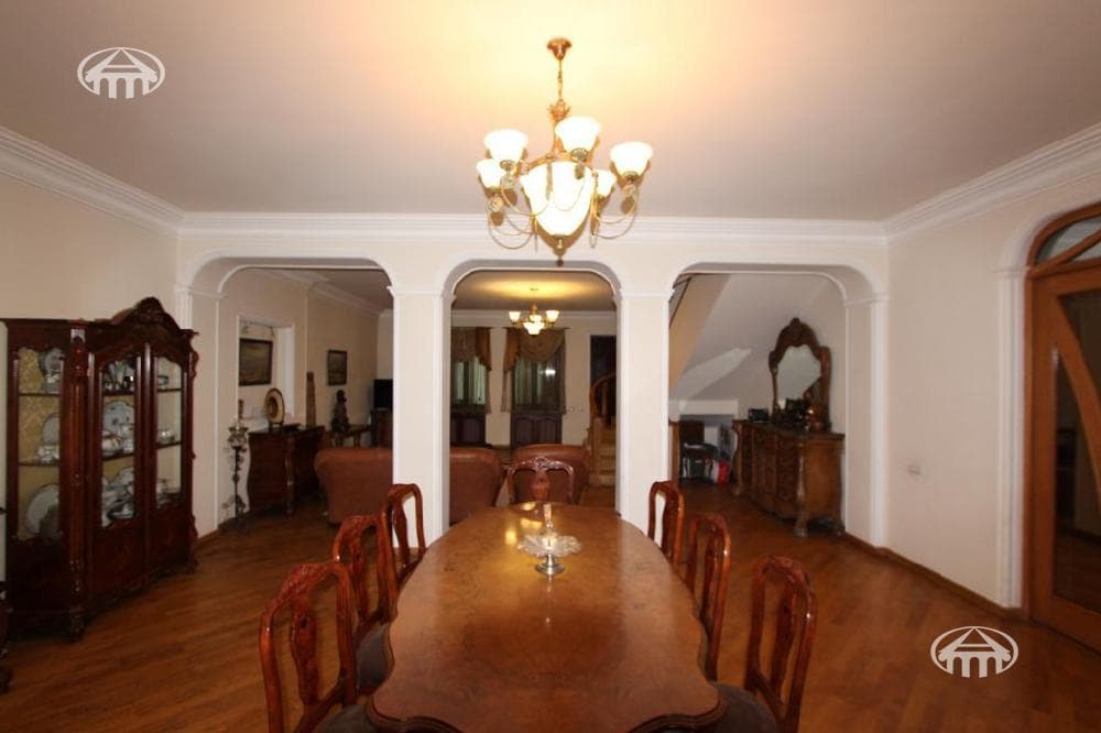 Дом · 5 комн. · 435 м² · Арабкир