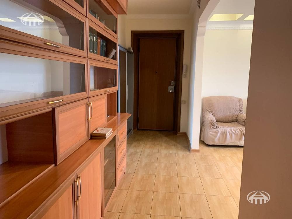 Բնակարան · 3 սեն. · 71 մ² · Կենտրոն
