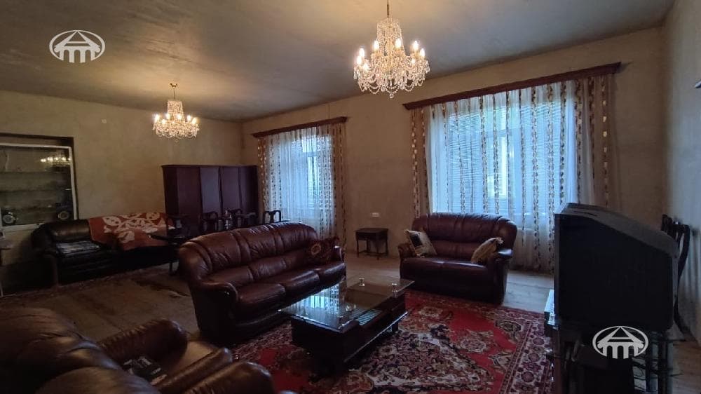 Квартира · 5 комн. · 227 м² · Гюмри