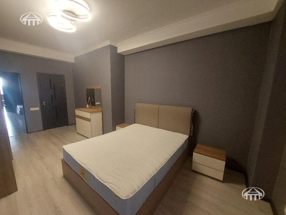 Apartment · 3 rooms · 130 m² · Kentron
