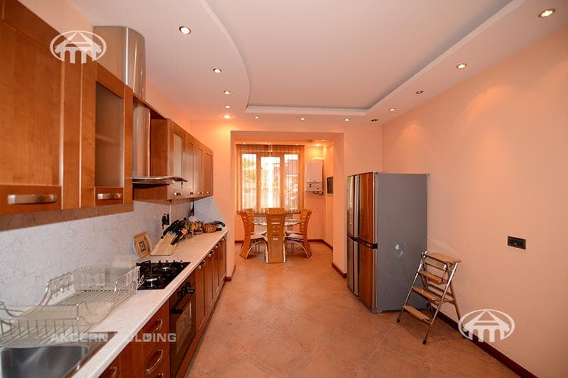 Квартира · 4 комн. · 165 м² · Кентрон