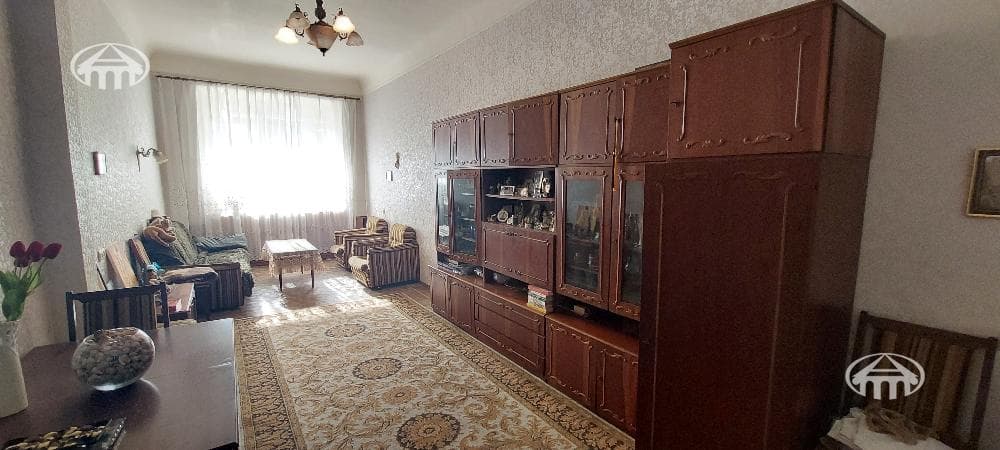 Գրասենյակ · 110 մ² · Կենտրոն