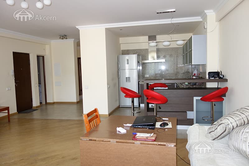 Apartment · 4 rooms · 135 m² · Kentron