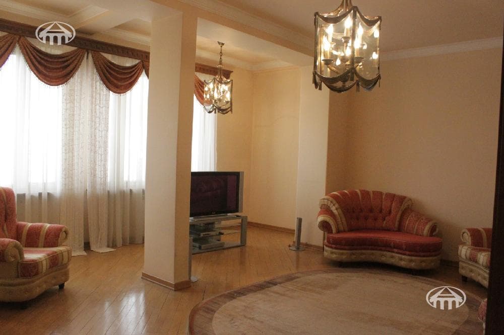Բնակարան · 4 սեն. · 148 մ² · Կենտրոն