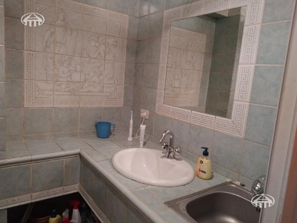 Квартира · 3 комн. · 107 м² · Кентрон
