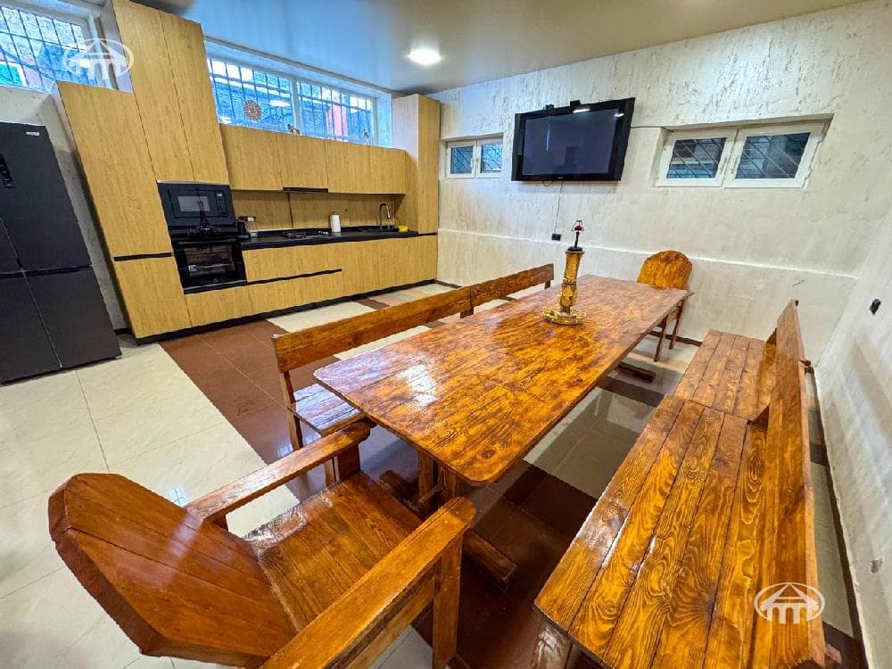 Особняк · 5 комн. · 185 м² · Птгни