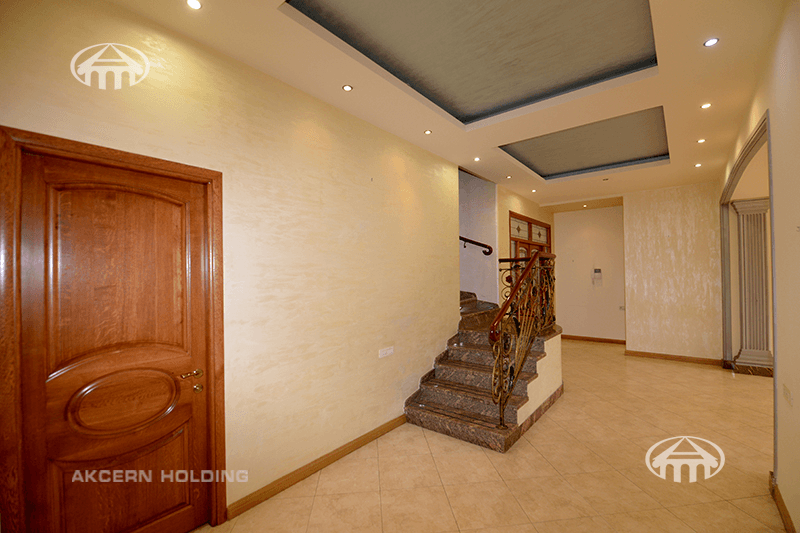 Mansion · 7 rooms · 243 m² · Kentron