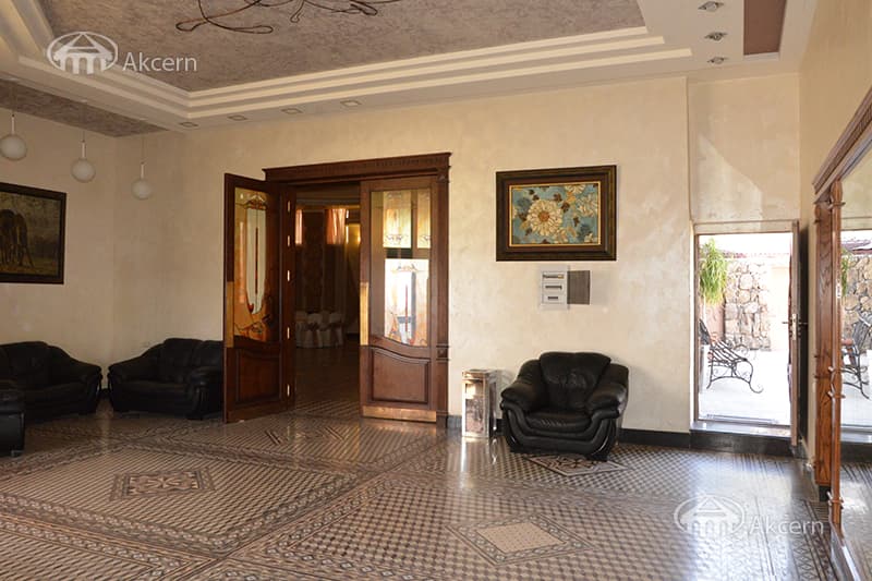 Ресторан · 1 200 м² · Эребуни