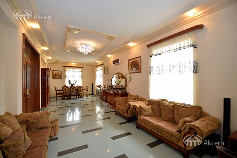 Особняк · 6 комн. · 349 м² · Аджапняк