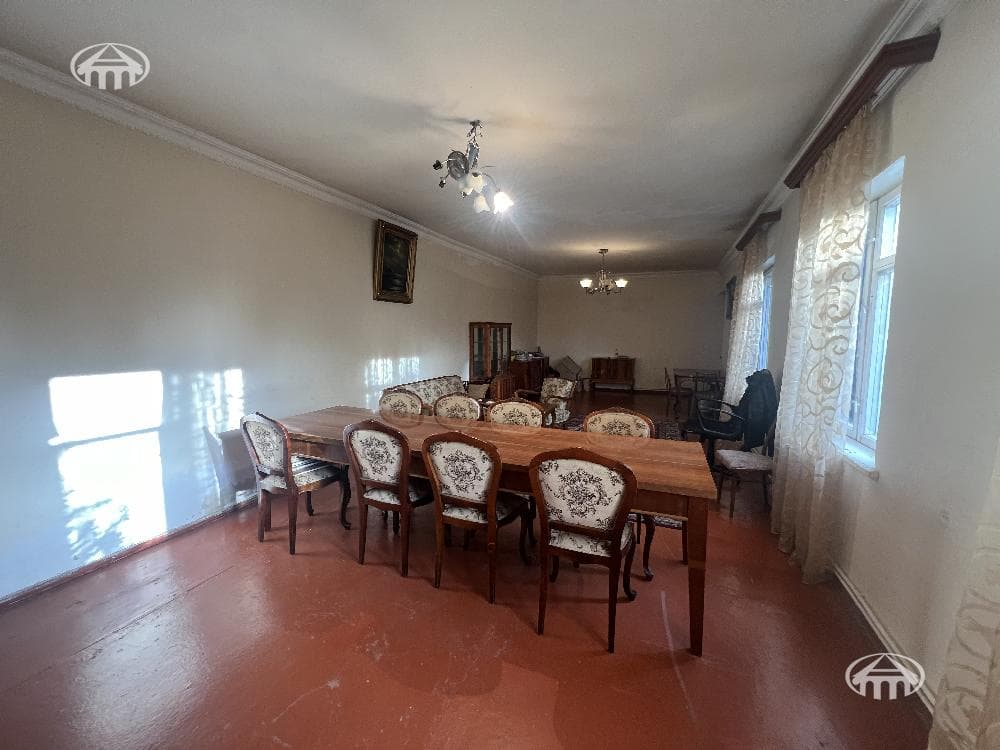House · 9 rooms · 400 m² · Ajapnyak
