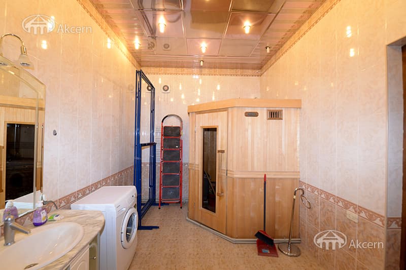 Apartment · 4 rooms · 150 m² · Kentron
