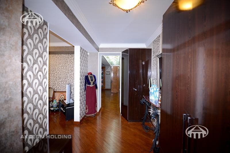 Квартира · 4 комн. · 114 м² · Кентрон