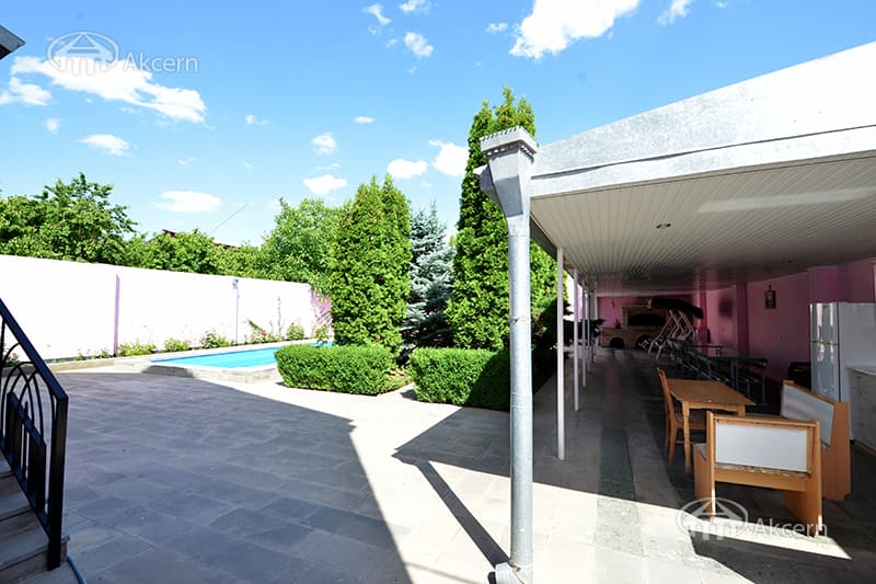 Mansion · 5 rooms · 280 m² · Parakar
