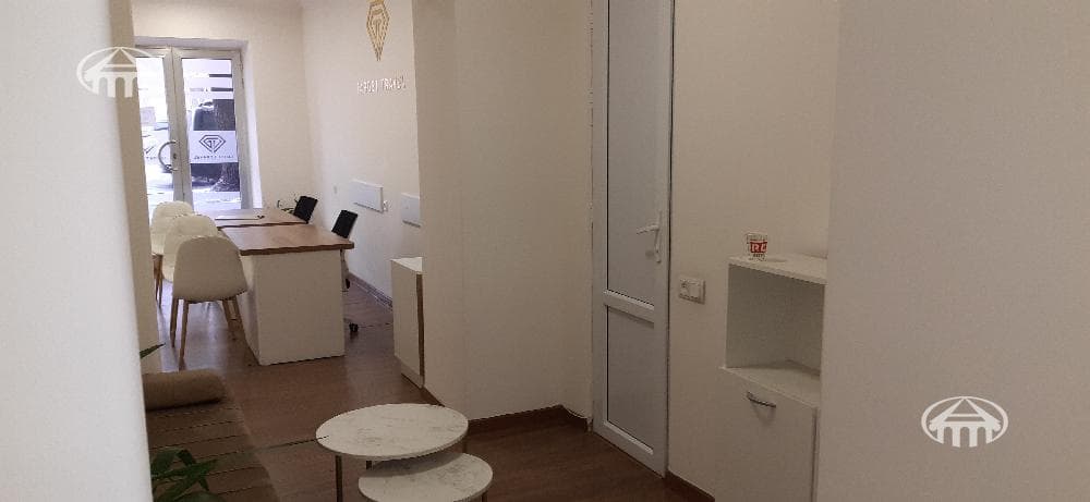 Retail · 40 m² · Kentron