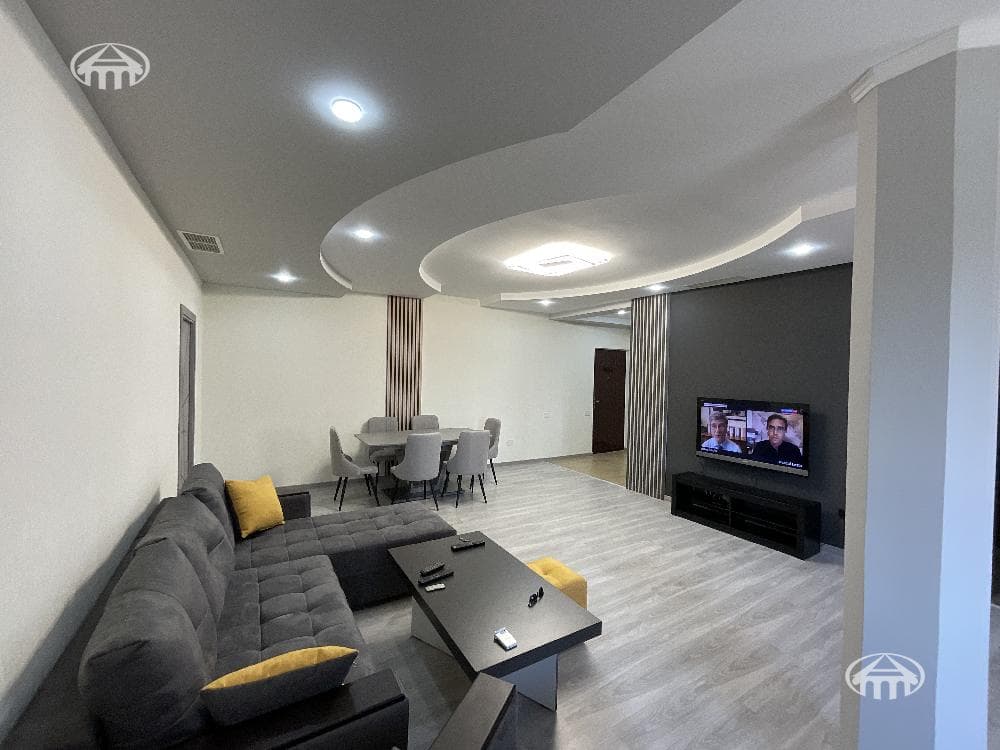 Apartment · 3 rooms · 80 m² · Kentron