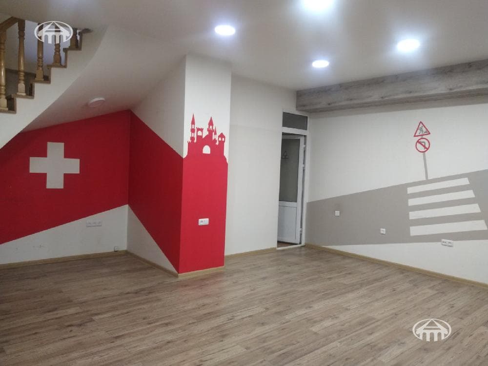 Office · 240 m² · Kentron