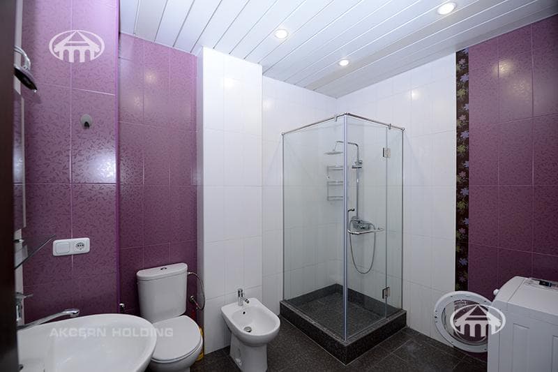 Квартира · 3 комн. · 134 м² · Кентрон