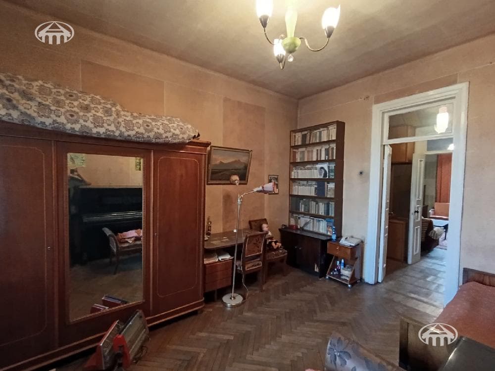 Apartment · 3 rooms · 90 m² · Kentron