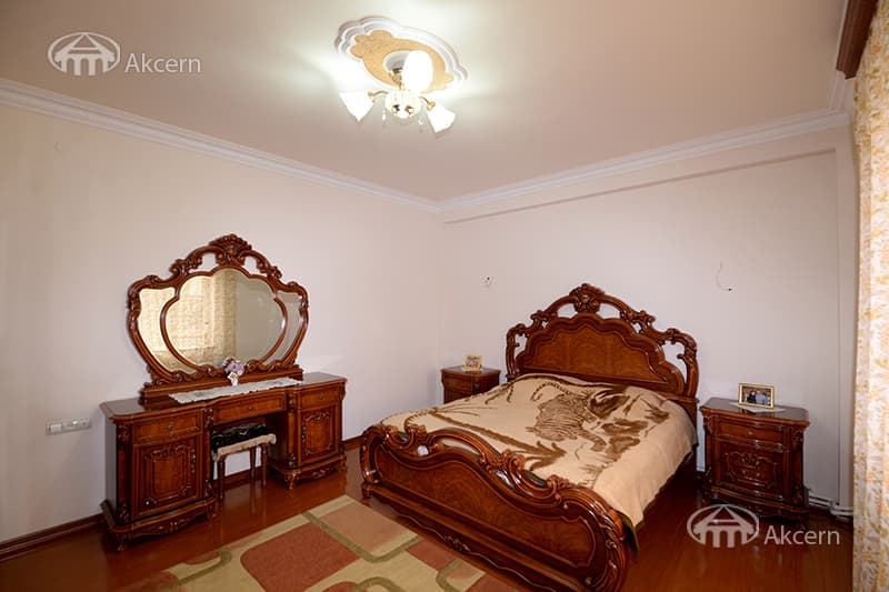 Квартира · 5 комн. · 251 м² · Арабкир