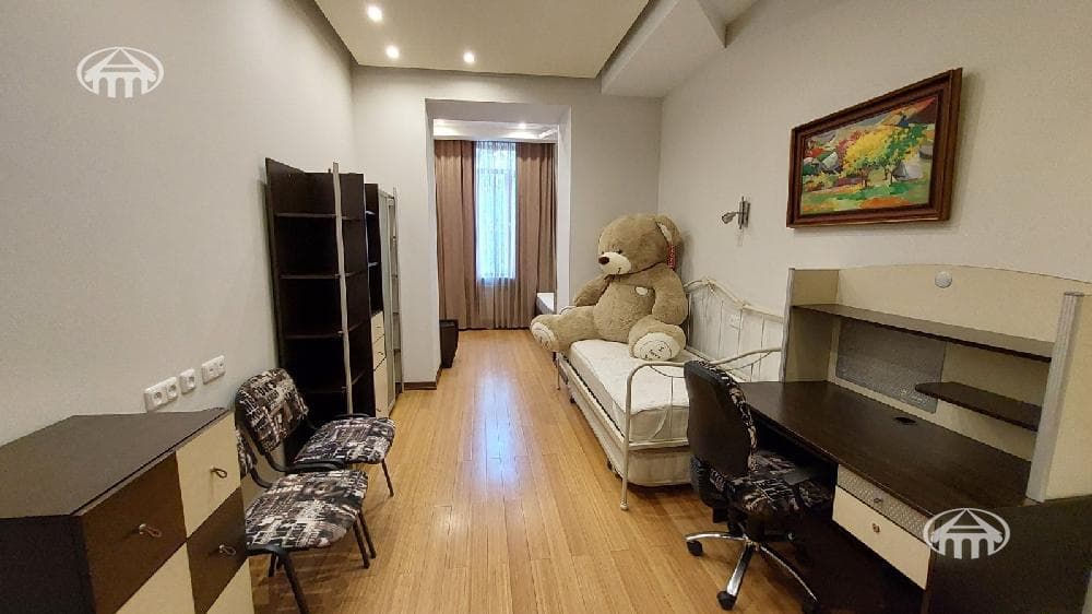 Apartment · 4 rooms · 250 m² · Arabkir