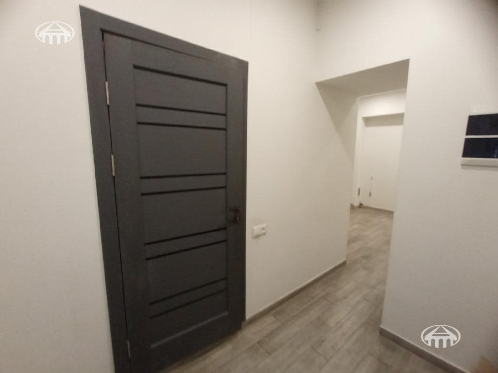 Office · 81 m² · Kentron