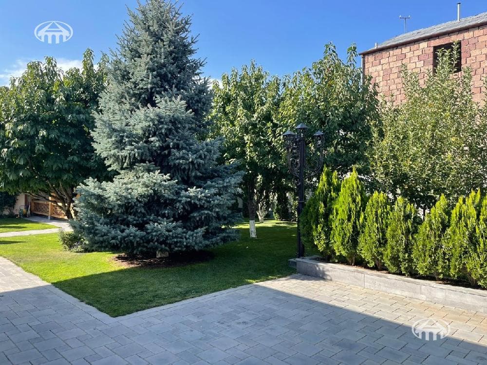 Mansion · 5 rooms · 314 m² · Ptgni