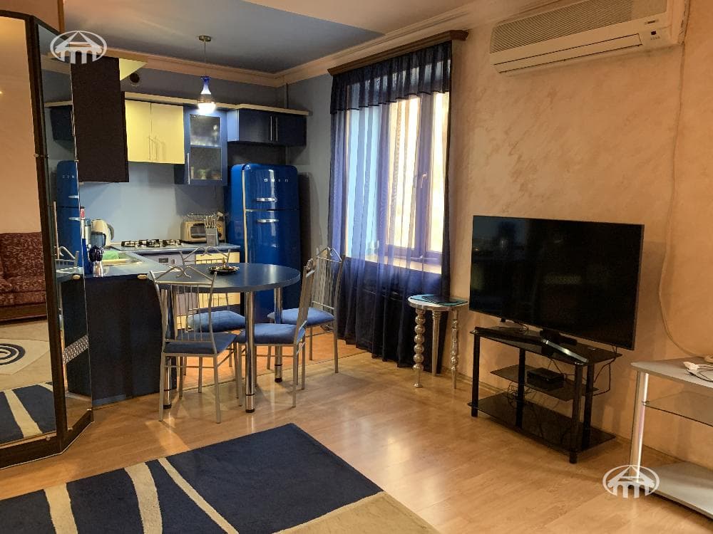 Apartment · 1 rooms · 39 m² · Kentron