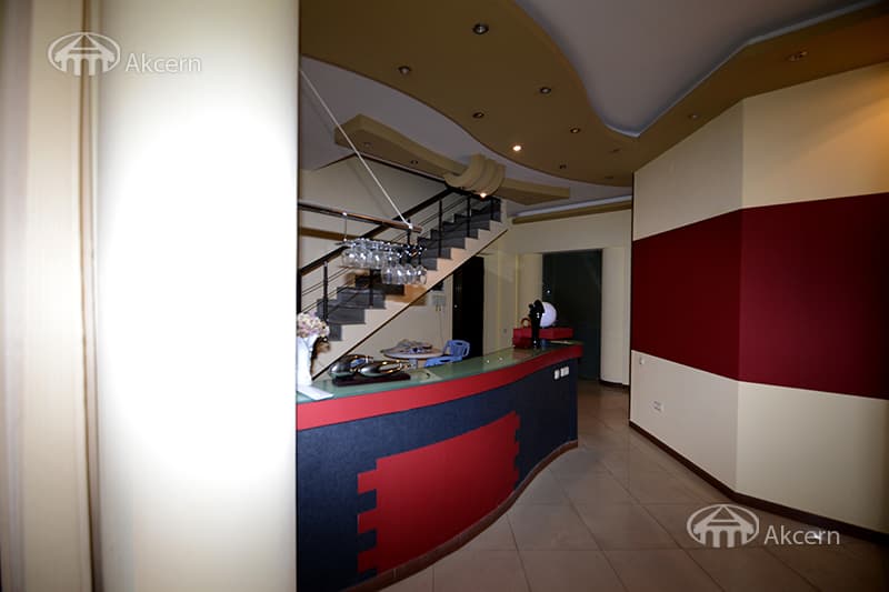 Квартира · 6 комн. · 254 м² · Кентрон
