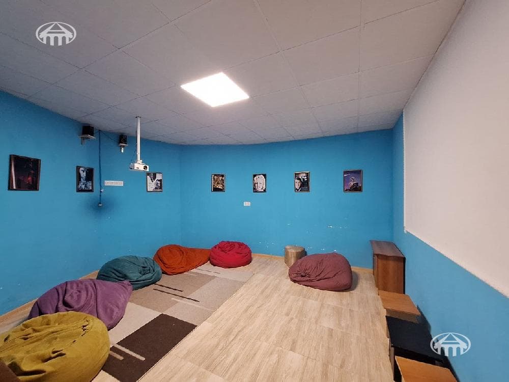 Commercial property · 440 m² · Jrvej