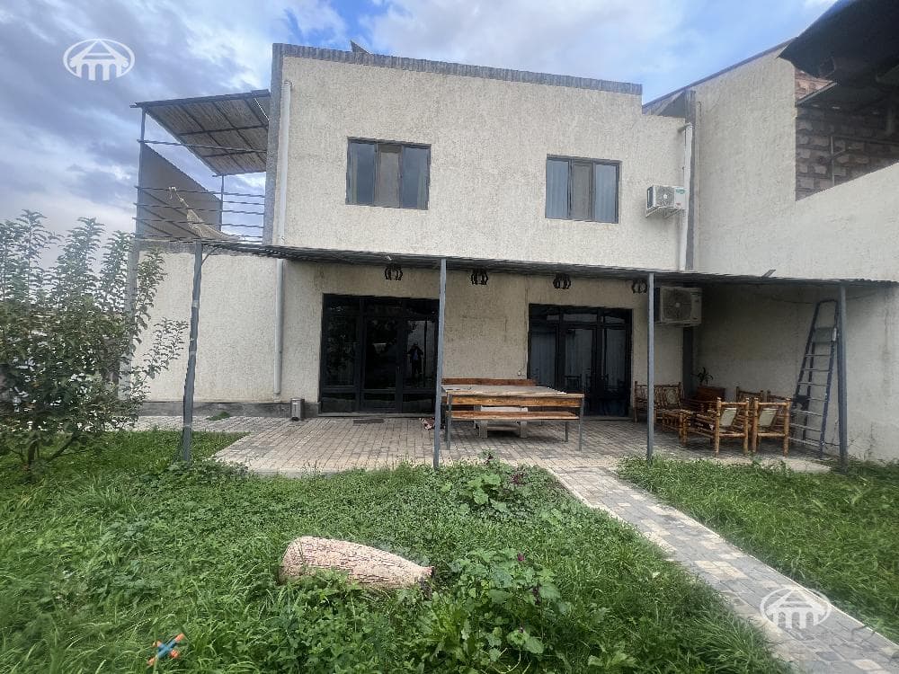 Առանձնատուն · 5 սեն. · 205 մ² · Շենգավիթ