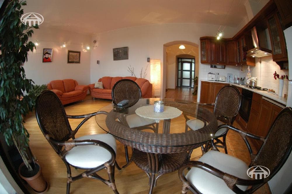 Apartment · 3 rooms · 98 m² · Kentron