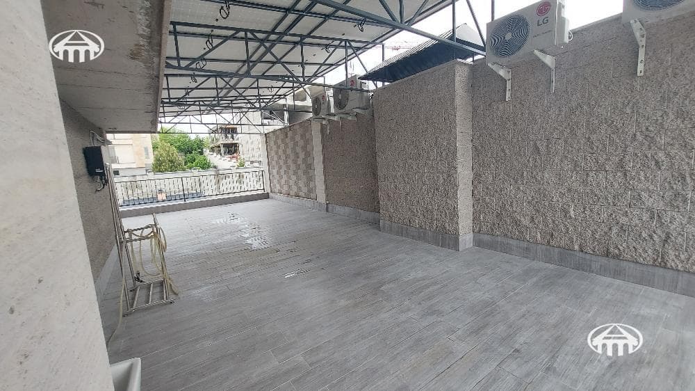 Таунхаус · 4 комн. · 300 м² · Аван