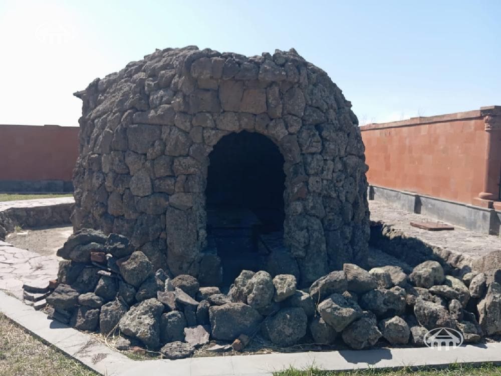 Հյուրանոց · 9 սեն. · 1830 մ² · Աշտարակ