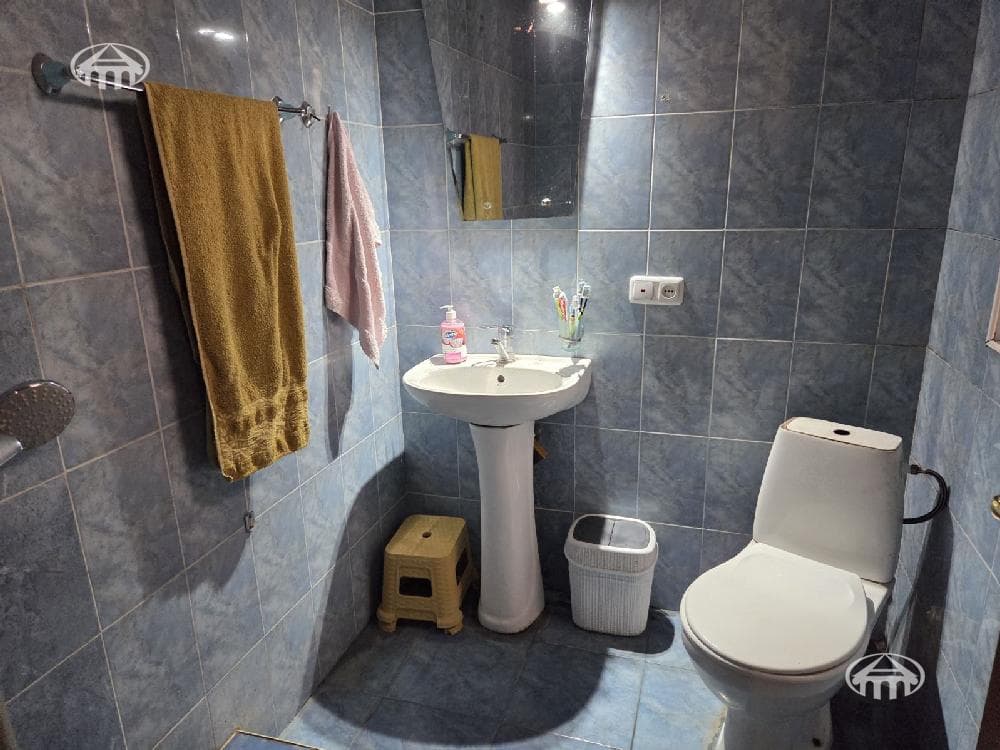 House · 6 rooms · 865 m² · Arabkir