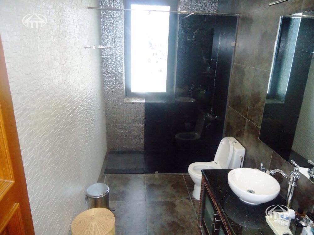 Mansion · 5 rooms · 1,014 m² · Vahagni