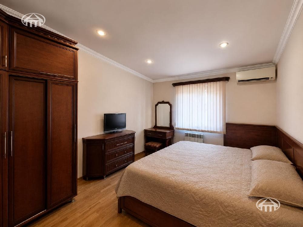 Квартира · 5 комн. · 181 м² · Кентрон