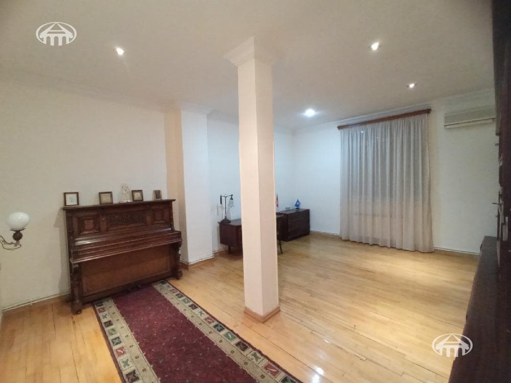 Apartment · 4 rooms · 144 m² · Kentron