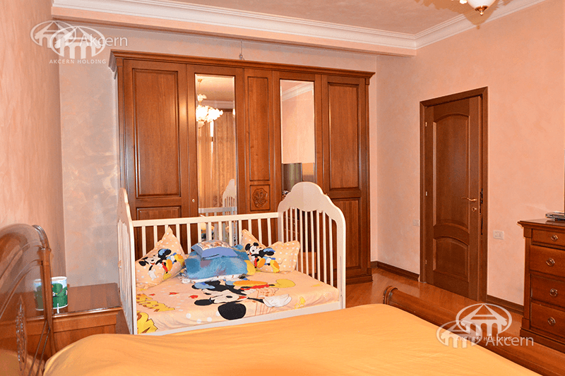 Mansion · 5 rooms · 379 m² · Arabkir