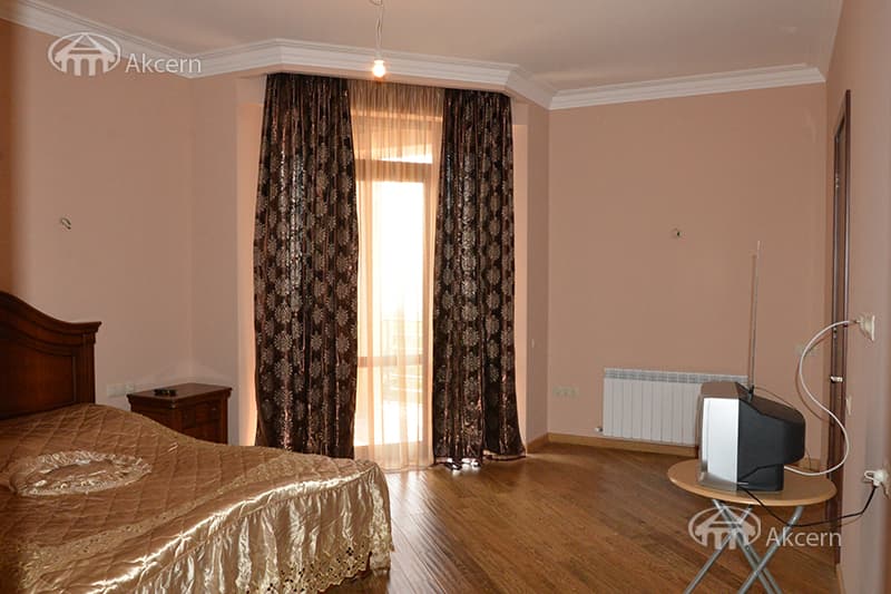 Особняк · 7 комн. · 406 м² · Норк-Мараш