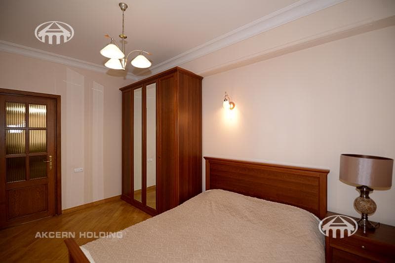 Apartment · 3 rooms · 142 m² · Kentron