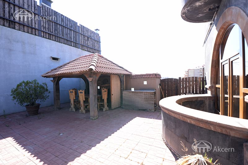 Особняк · 6 комн. · 440 м² · Кентрон