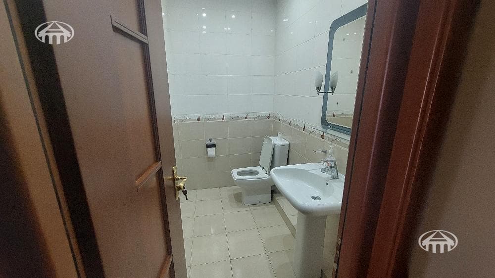 Квартира · 4 комн. · 162 м² · Кентрон
