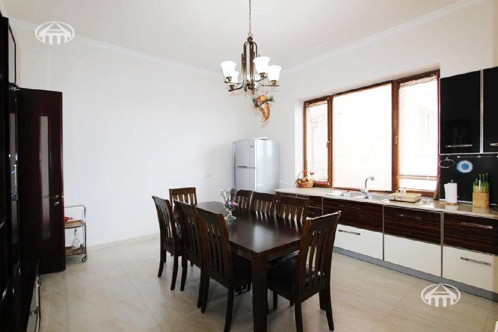 Mansion · 5 rooms · 681 m² · Nor Nork