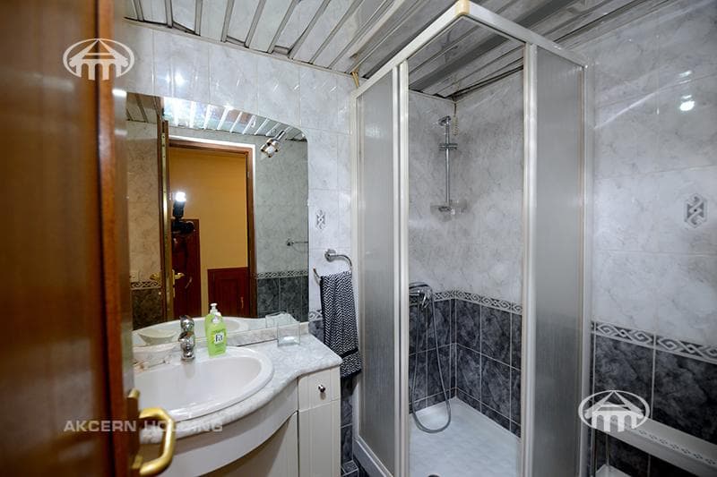 Apartment · 6 rooms · 134 m² · Kentron