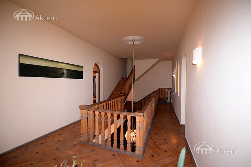 Особняк · 6 комн. · 440 м² · Кентрон