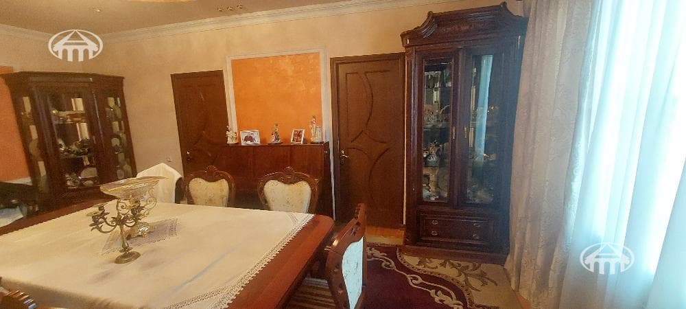 House · 7 rooms · 174 m² · Shengavit