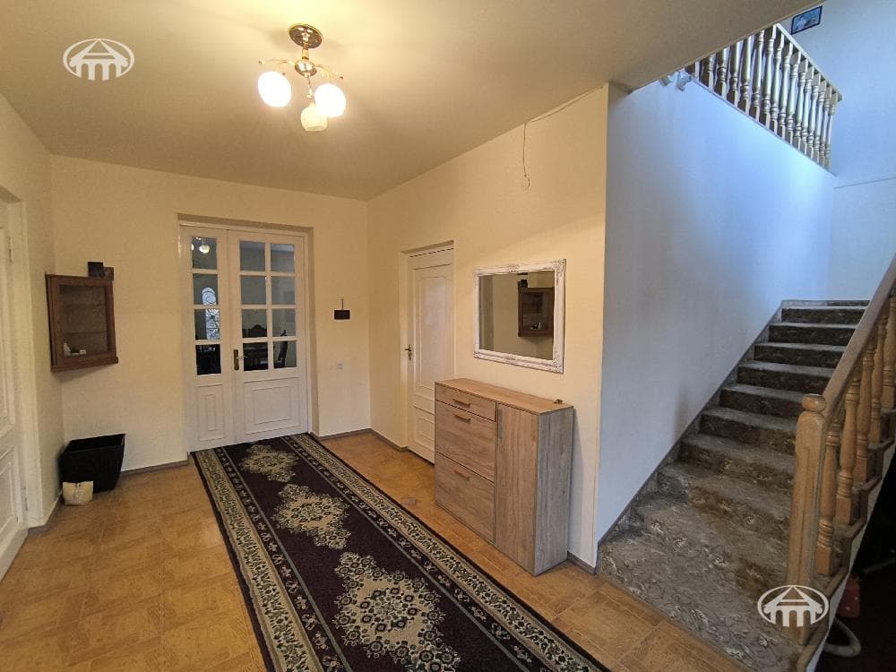 Mansion · 5 rooms · 375 m² · Ptgni
