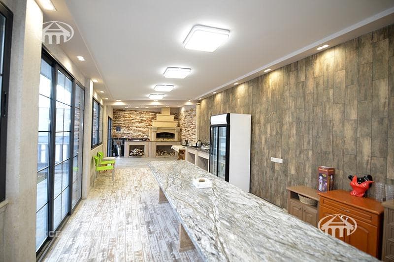 Особняк · 5 комн. · 260 м² · Джрвеж