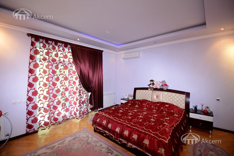 Дом · 5 комн. · 342 м² · Давташен