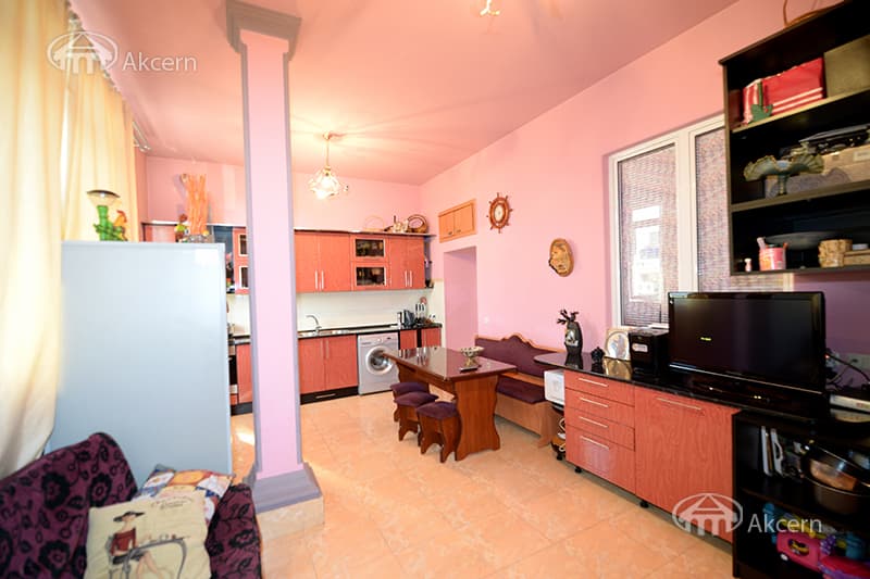 Квартира · 3 комн. · 127 м² · Кентрон
